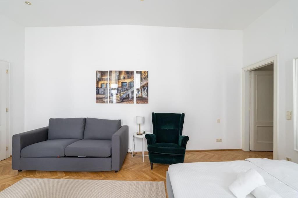 Historic Heart Apartment Wenen Buitenkant foto
