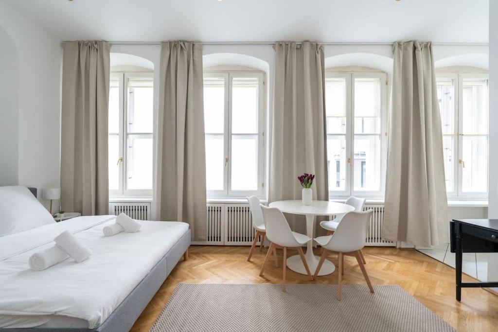 Historic Heart Apartment Wenen Buitenkant foto